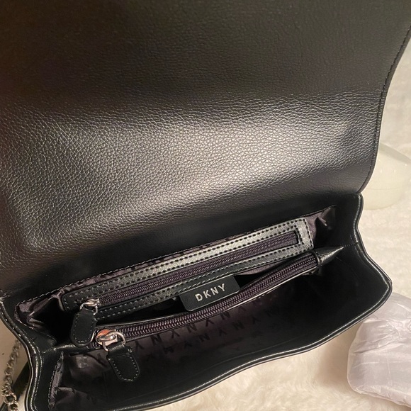 DKNY 💯 Authentic - Picture 4 of 9